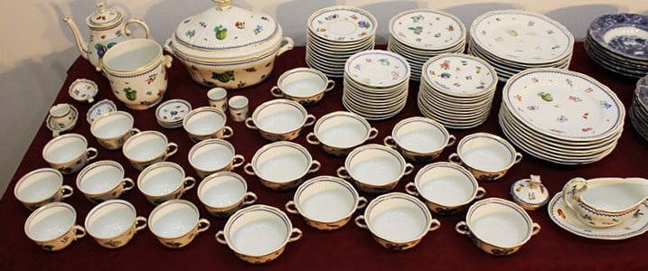 100 Pieces Of Ginori Italian Fruit 1735 China: 100 pieces of Ginori Italian fruit 1735 China. Estate fresh including 16 dinner plates (8 have wear), (12) 7 3/4, (12) 6 3/4, 12 cups and saucers (some have wear), 12 double handled soups and saucers,