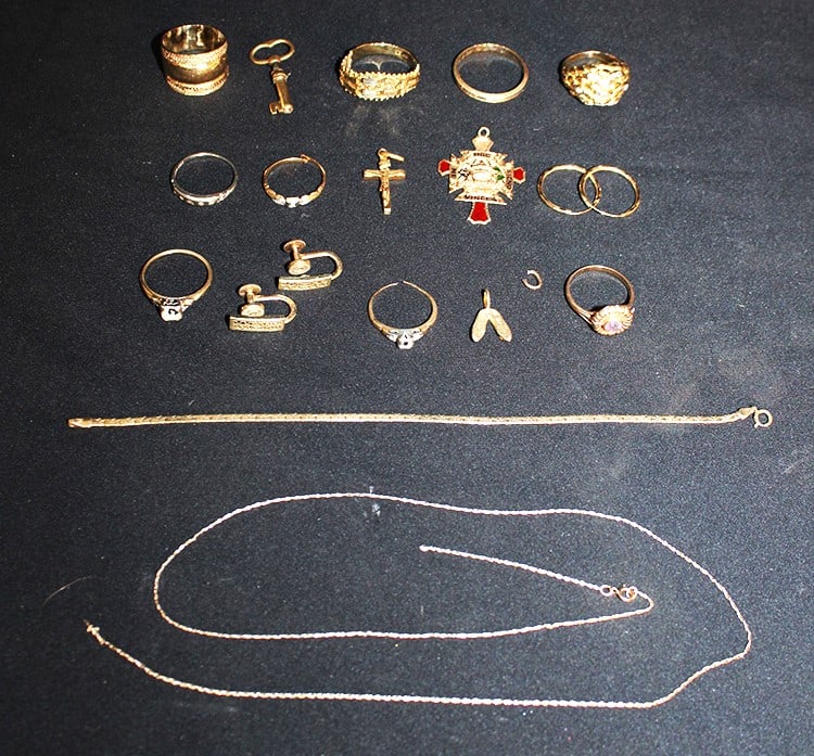Appr. 18 Pieces Of 14K Gold - Many Nice Rings And Accessories 27.5 Dwt (1 of 5)