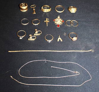 Appr. 18 Pieces Of 14K Gold - Many Nice Rings And Accessories 27.5 Dwt: Appr. 18 pieces of 14k gold - many nice rings and accessories. 27.5 dwt total weight. There is a couple of small stones in a few rings.
