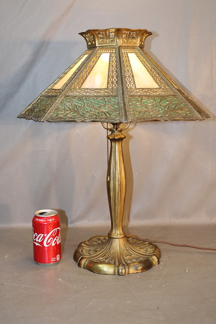 Awesome 16 Panel 2 Tone Slag Glass Table Lamp (1 of 4)