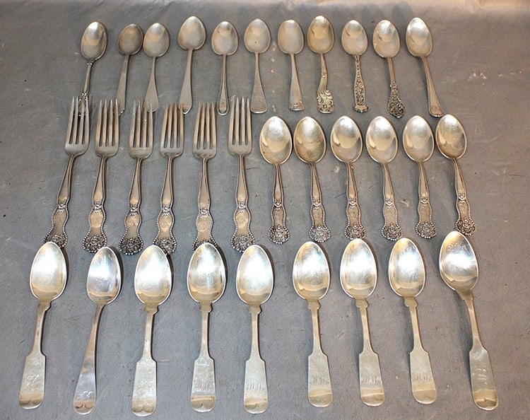 32 Sterling Silver Spoons And Forks 28.79 Ozt (1 of 4)