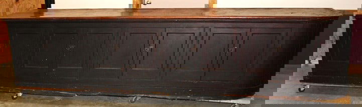 Wonderful 12' Country Store Counter 8 Door Base (1 of 9)