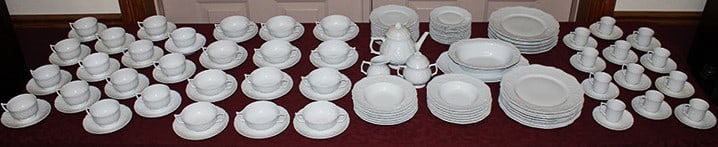 Exquisite Limoges Frame Eeralene "Hawthorn" 130 Piece Dinner Set: Exquisite Limoges Frame Eeralene "Hawthorn" 130 piece dinner set. Complete set of 12 plus a few extras. All in like new condition, might be a rub on 1 or 2 but I didn’t see any. Says Paris Louvre Mu