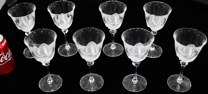 Set Of 8 Lalique Style 6 3/4" Tulip Shaded Wine Goblets: Set of 8 Lalique style 6 3/4" tulip shaded wine goblets all in nice condition, crystal.