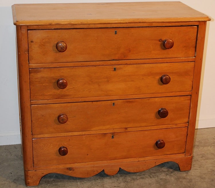Clean Honey Pine 4 Drawer Country Chest (1 of 4)