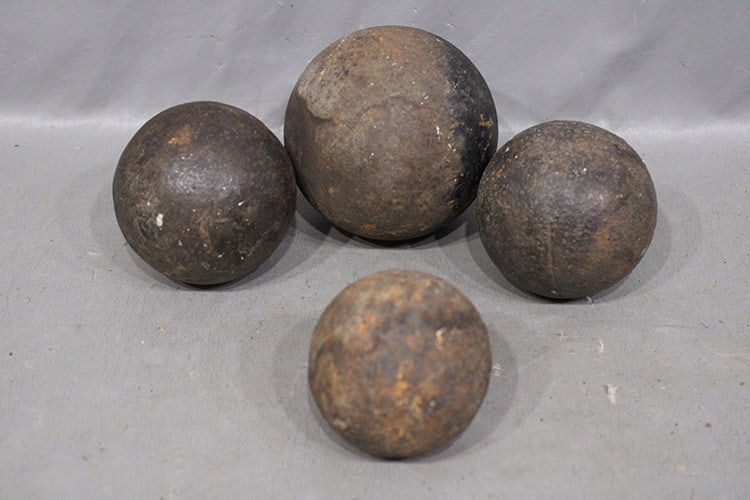 4 Civil War Cannon Balls (1 of 3)