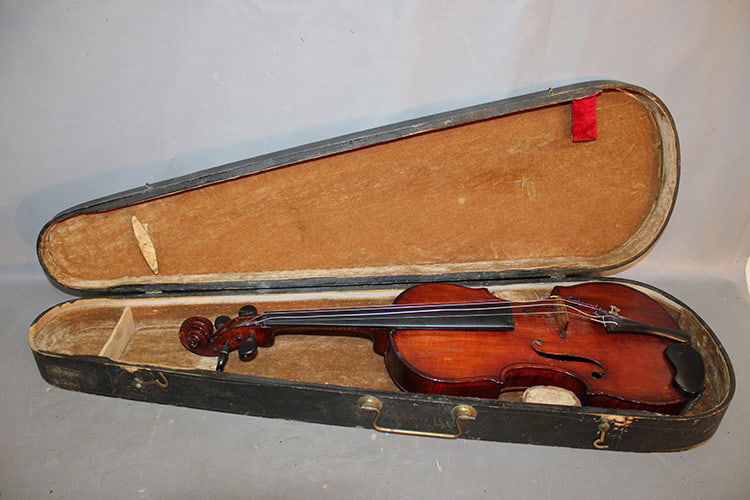 4/4 Violin Labeled Carolus Badarello 1907 (1 of 6)