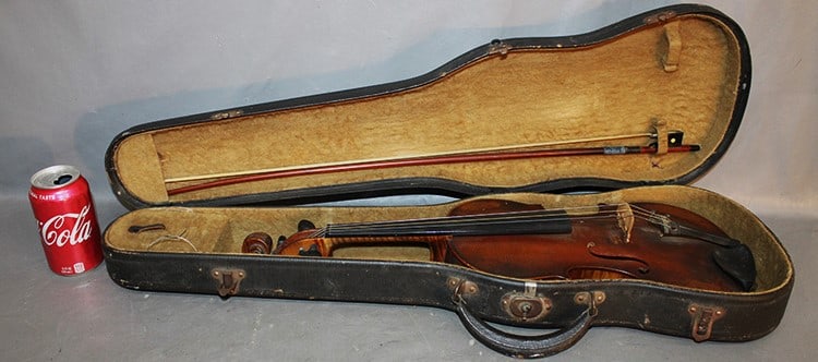 Early Tiger Maple 4/4 Violin Marked Made In Czechoslovakia With A Bow (1 of 10)