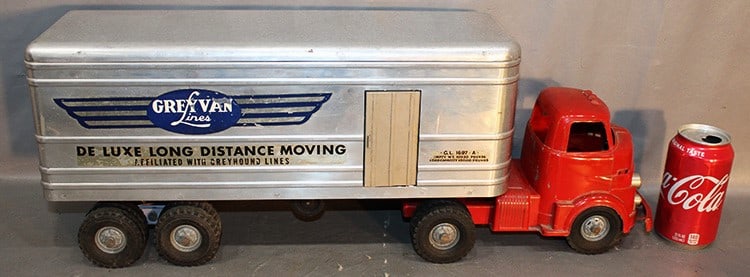 Wyandotte Grey Van Line Press Steel Truck: Wyandotte grey van line press steel truck in original paint. Missing a small section of the sticker on one side. Estate fresh in nice condition. 24" long.