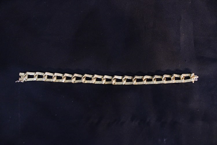 Nice 18K Yellow Gold Bracelet Marked Jet 18.6 Dwt (1 of 4)