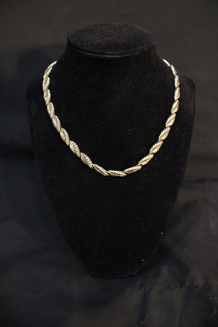 Exceptional 17" Signed Tiffany & Co. 18K And Sterling Necklace 30.3 Dwt (1 of 4)