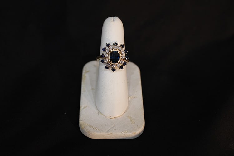 Awesome 14K Gold Cocktail Ring With Diamonds And Sapphires 3.1 Dwt (1 of 4)