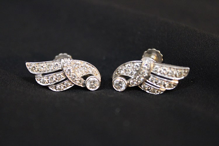 Super Pair Of 14K White Gold And Diamond Earrings 4.1 Dwt (1 of 3)