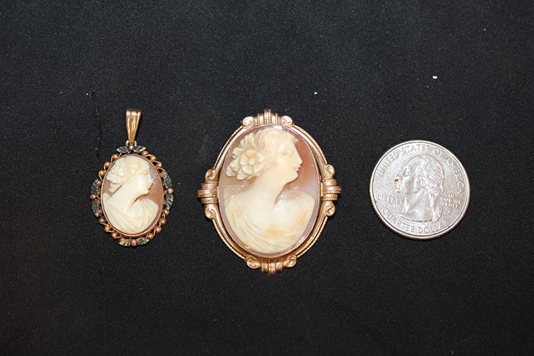(2) 10K Cameo Pendants: (2) 10k cameo pendants in nice condition. Estate fresh.