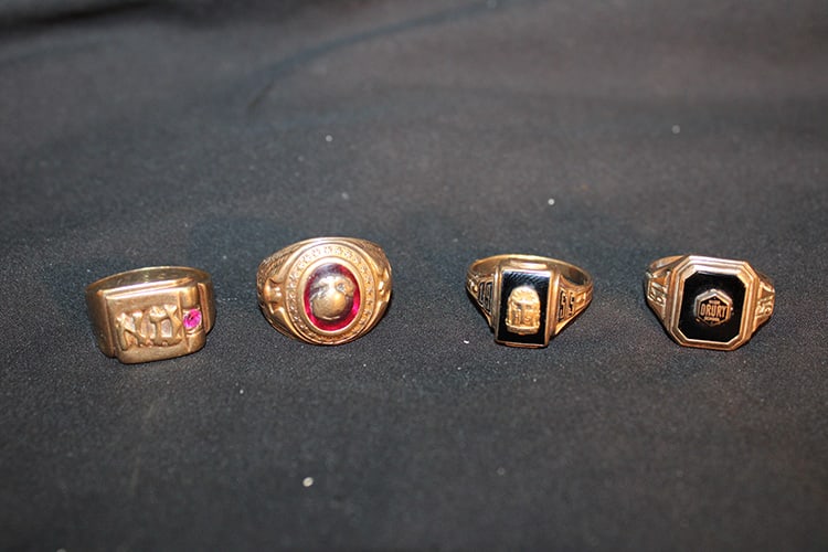 (4) 10K Gold Class Rings 17 Dwt (1 of 3)