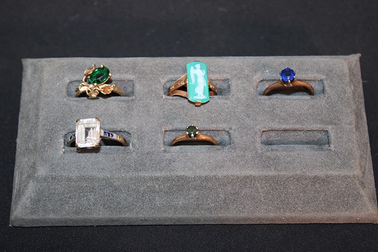 (5) 14K Gold Rings, Some With Gemstones 7.2 Dwt (1 of 3)