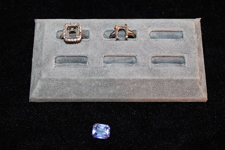 2 Gold Rings. (1) 14K With No Stone (10 Dwt) (1 of 2)