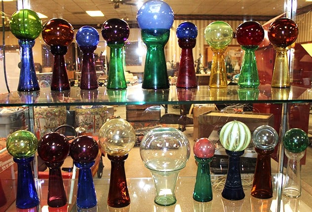 Group Of 18 Vintage Witches Balls And Stands (1 of 5)