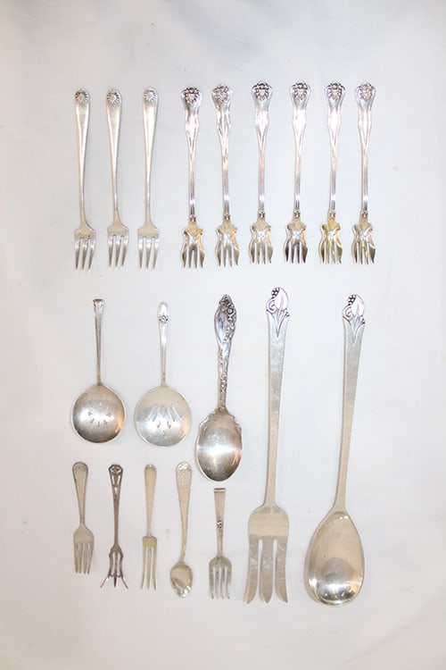 Group of odd sterling silver 15.39 ozt including nice serving fork and knife all in nice condition. (1 of 3)