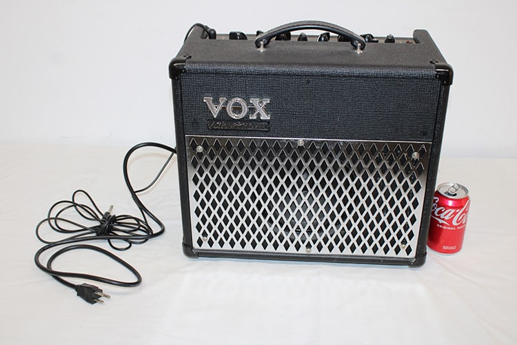 Vox amplifier model #AD15VT like new. Doesn’t look like it was ever used. 17" wide, 15" tall, 9" (1 of 5)