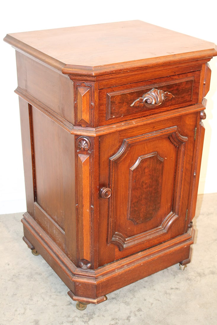 Clean walnut and burl Victorian half commode in original finish (always been a wood top). Nicely (1 of 4)