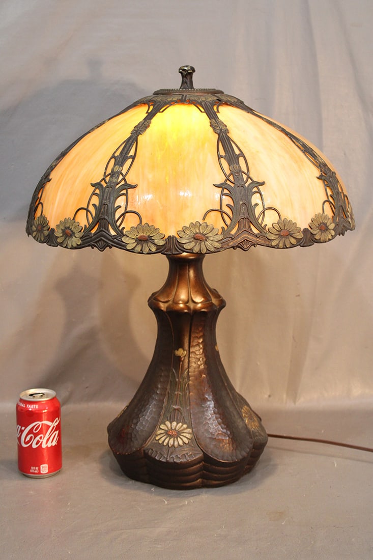 19" panel lamp with daisy motif and matching pottery base. Original matching base and shade. 1 panel (1 of 5)