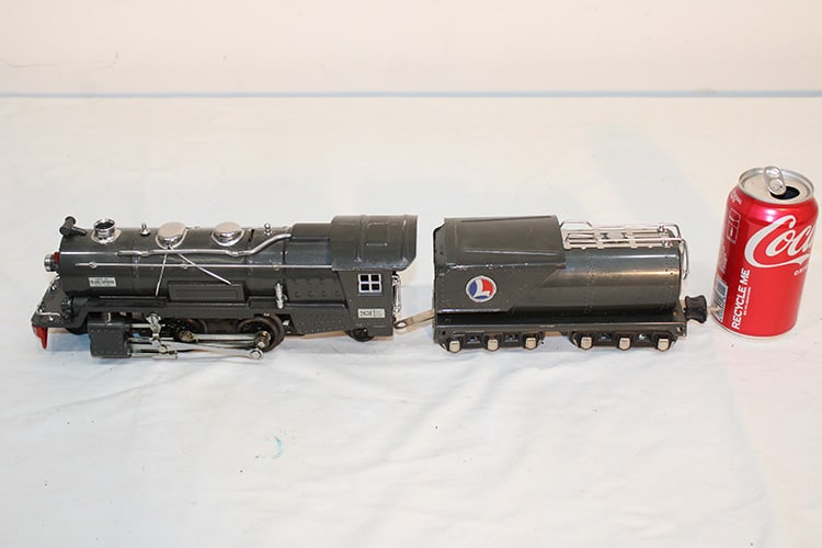 Lionel O Guage model 263E train and tender. Very clean, a couple of rubs. Private collection: Lionel O Guage model 263E train and tender. Very clean, a couple of rubs. Private collection (deceased).