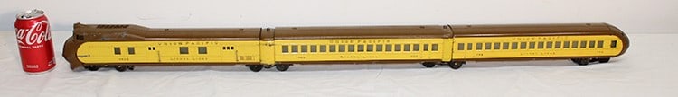 Lionel O Guage union pacific streamliner #752E, 753, 754 in nice condition. Little wear on the (1 of 5)