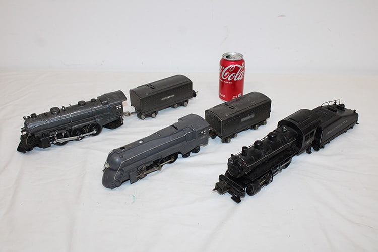 3 Lionel engines and tenders. (1) 224E, (1) 221, (1) 8967. O Gauge in good shape, normal wear. (1 of 7)