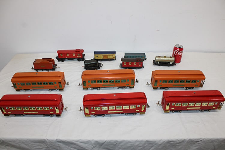 Lionel O Gauge lot including 6 nice large cars. 3 in orange, 3 in red plus odd smaller ones. Private (1 of 4)