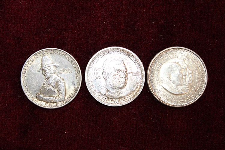 1952 Carver, Washington, 1920 Pilgrim, 1946 Bookert Commemorative Coins: 1952 Carver, Washington, 1920 Pilgrim, 1946 Bookert Commemorative coins. Estate fresh.