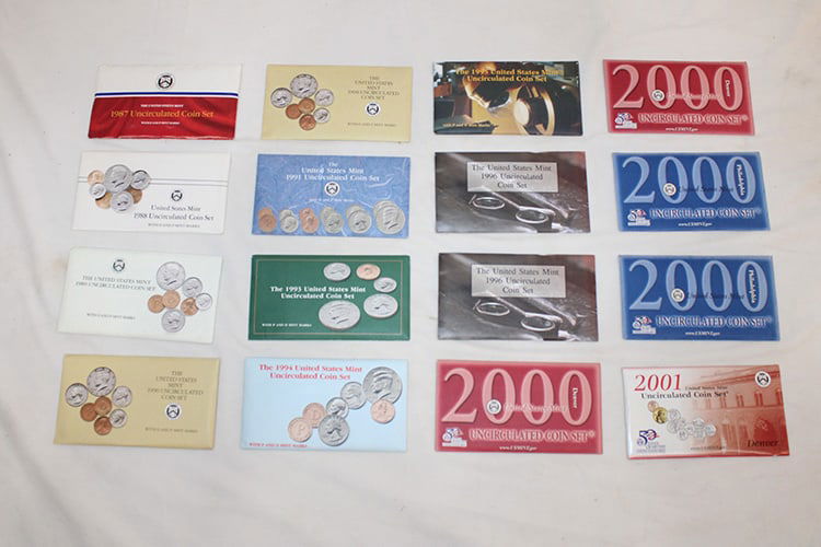 15 U.S. Mint Uncirculated Coin Sets (1 of 5)