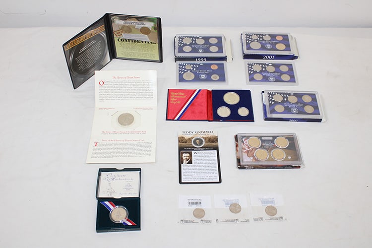 Proof Sets And Uncirculated Coins (1 of 13)