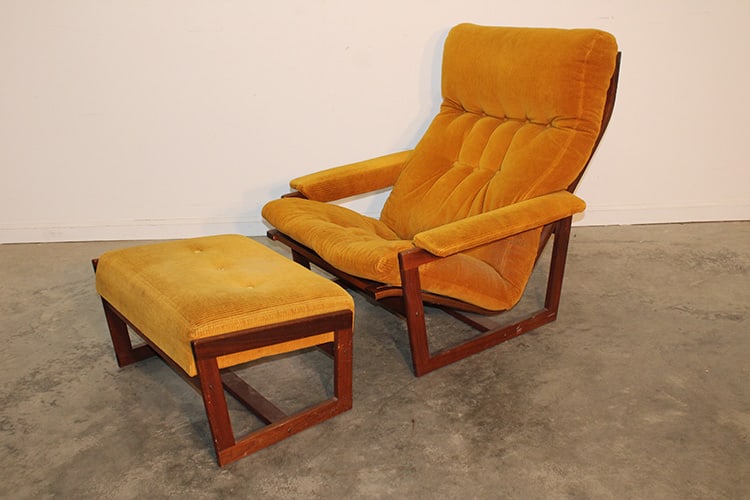 Mid Century Teak Lounge Chair And Ottoman By Lennart Bender: Mid century teak lounge chair and ottoman by Lennart Bender for Mobelfabriken Tibro Sweden Ulferts 1960s. Very tight and comfortable in nice condition. Chair is 31" wide, 35" tall, 38" deep.