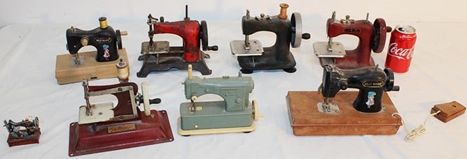Group Of Small Sewing Machine And Toys: Group of small sewing machine and toys. All estate including Gateway, Genero mistress, etc.