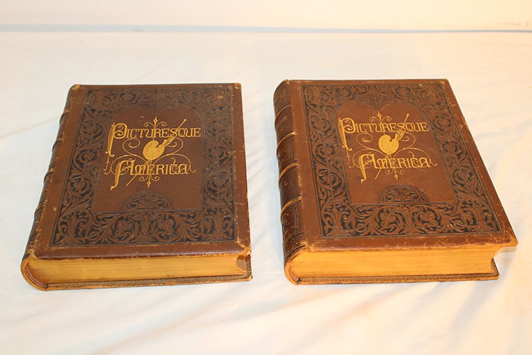 Volume 1 And 2 Of Picturesque America 1872, Tons Of Steel Engravings: Volume 1 and 2 of picturesque America 1872, tons of steel engravings. Estate fresh in nice condition. Books with gilded edges are appr. 10" wide, 13" tall.