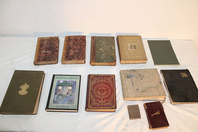 12 Antique Books Including 2 French Dated 1842 Leonardo Da Vinci (1 of 5)