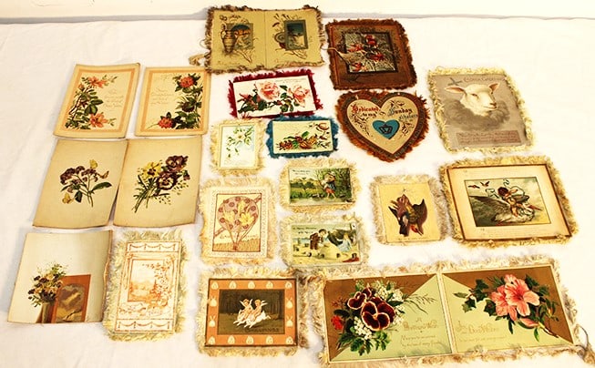 Group Of Early Estate Holiday Cards, 5 Are Silk: Group of early estate holiday cards, 5 are silk. Some are double sided with fringe around them, very neat. Minor wear.