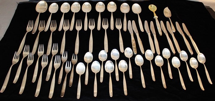 Nice 53 piece set of 800 silver marked Elli Peruzzi 61.93 ozt plus 9 weighted pieces (included). (1 of 5)