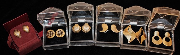 6 sets of solid 14k gold earrings. Estate fresh. (1 of 4)
