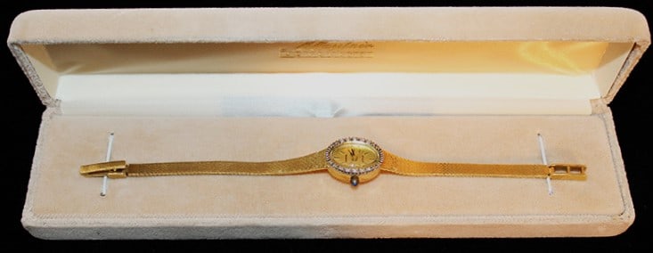 Super 14k Geneva ladies wrist watch 12.3 dwt total weight. Has a diamond bezel. Nice condition. 6.5" (1 of 5)
