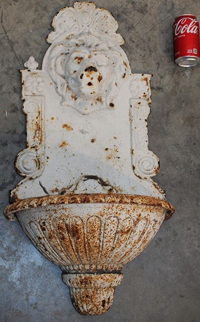 Nice 2 piece cast iron fountain with lions head in nice condition. 16" wide, 30" tall, 8" deep. (1 of 4)