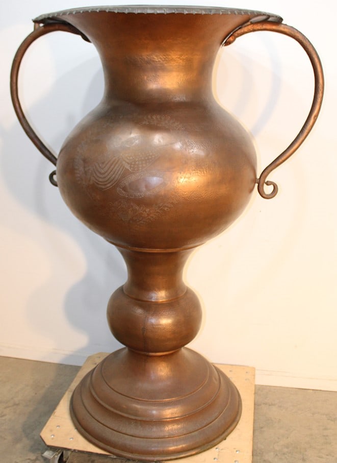 Large 5' copper urn made for president Herbert Hoovers white house. Has large snake handles, (1 of 10)
