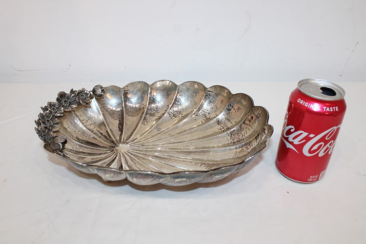 Fabulous Hand Hammered Silver Bowl With Floral Ends 22.86 Ozt (1 of 5)