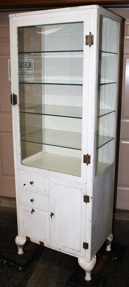 Antique Metal Doctors Cabinet In White (1 of 4)