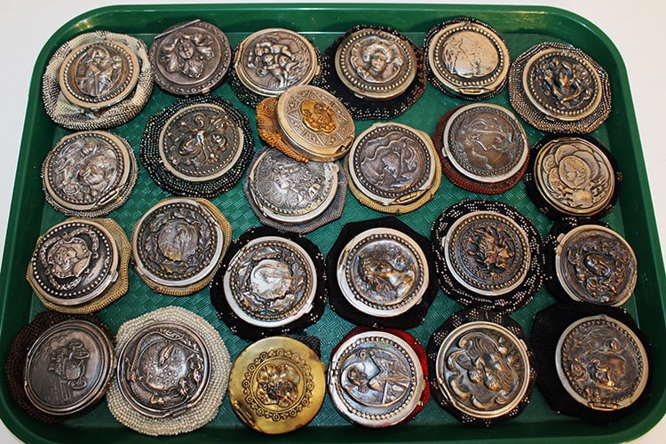 Fabulous Collection Of 25 Beaded Antique Change Purses (1 of 6)