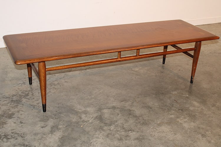 Super Mid Century Lane Acclaim With Dovetail Design: Super mid century Lane acclaim with dovetail design in nice condition. Has ring on the top finish (easy fix). 56" wide, 15" tall, 19" deep.