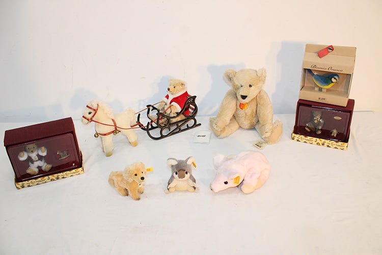 8 Nice Estate Fresh Steiff Animals (1 of 6)