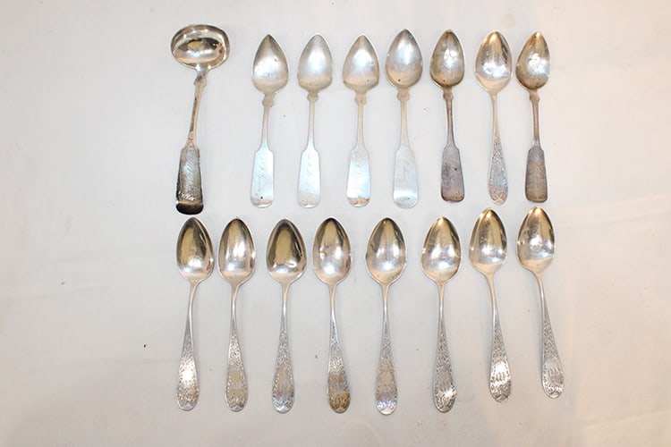 16 Early Coin Silver Spoons 7.8 Ozt (1 of 4)