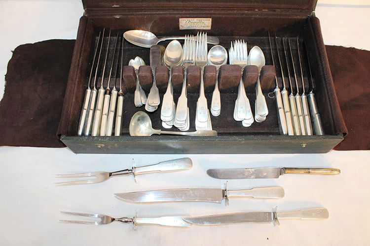 65 Piece Heavy Sterling Flatware Set 76.13 Ozt (1 of 7)